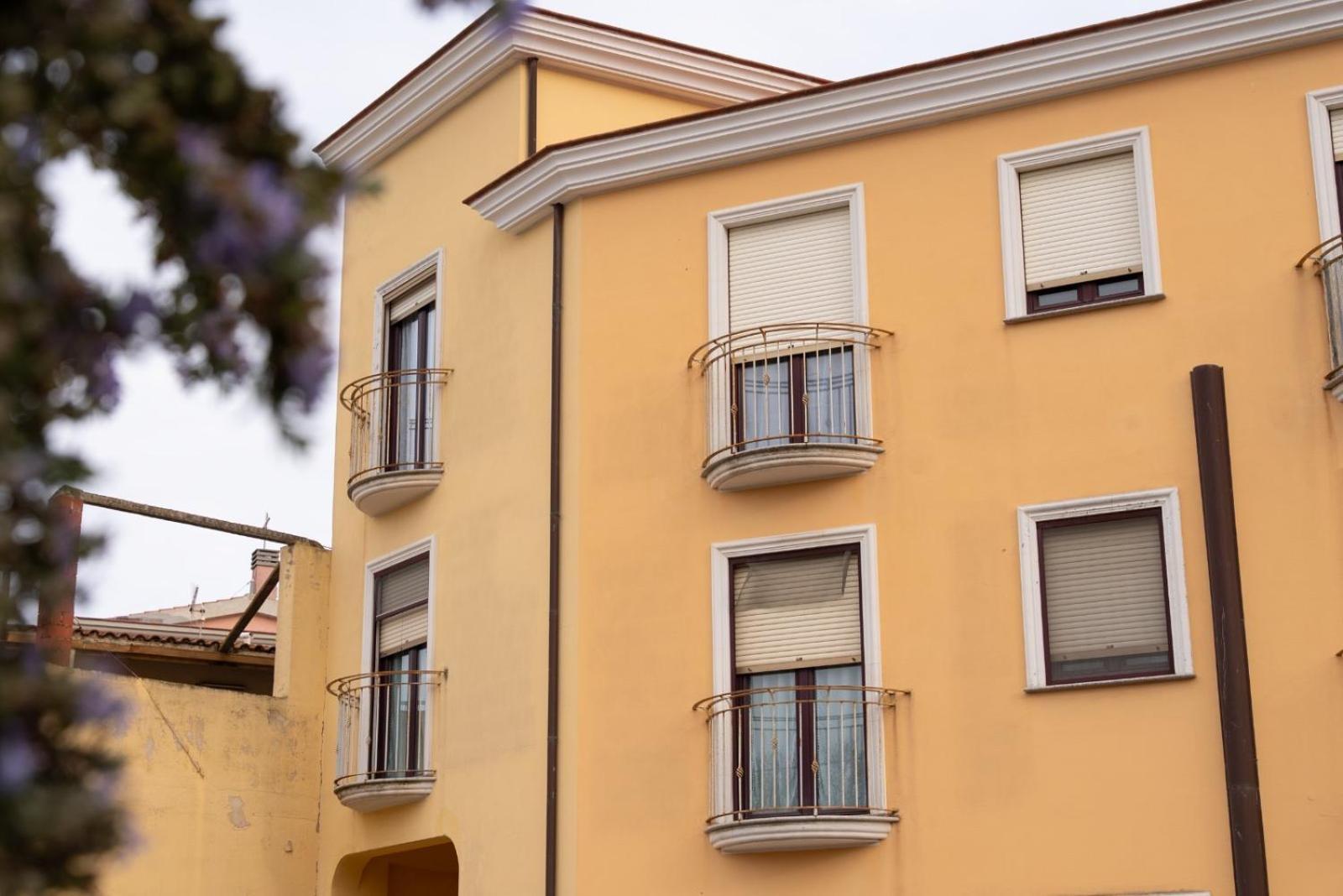 Appartamento In Centro Tortolì Екстериор снимка